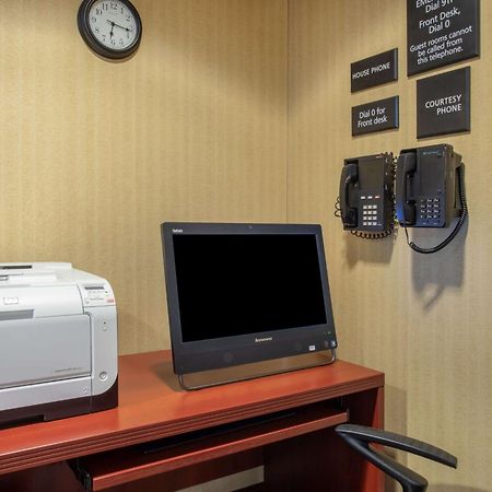 Hampton Inn Fishkill Exteriör bild