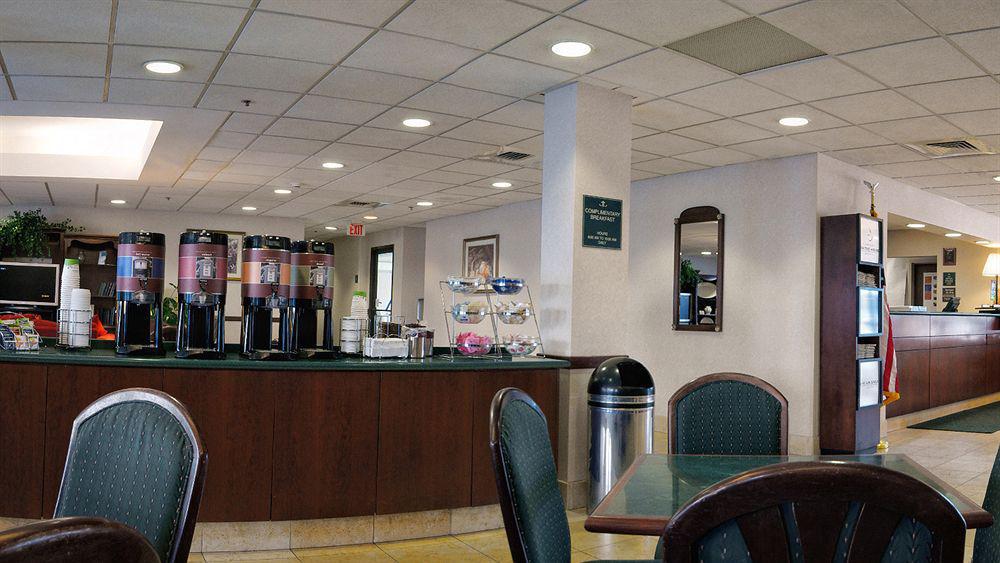 Hampton Inn Fishkill Exteriör bild