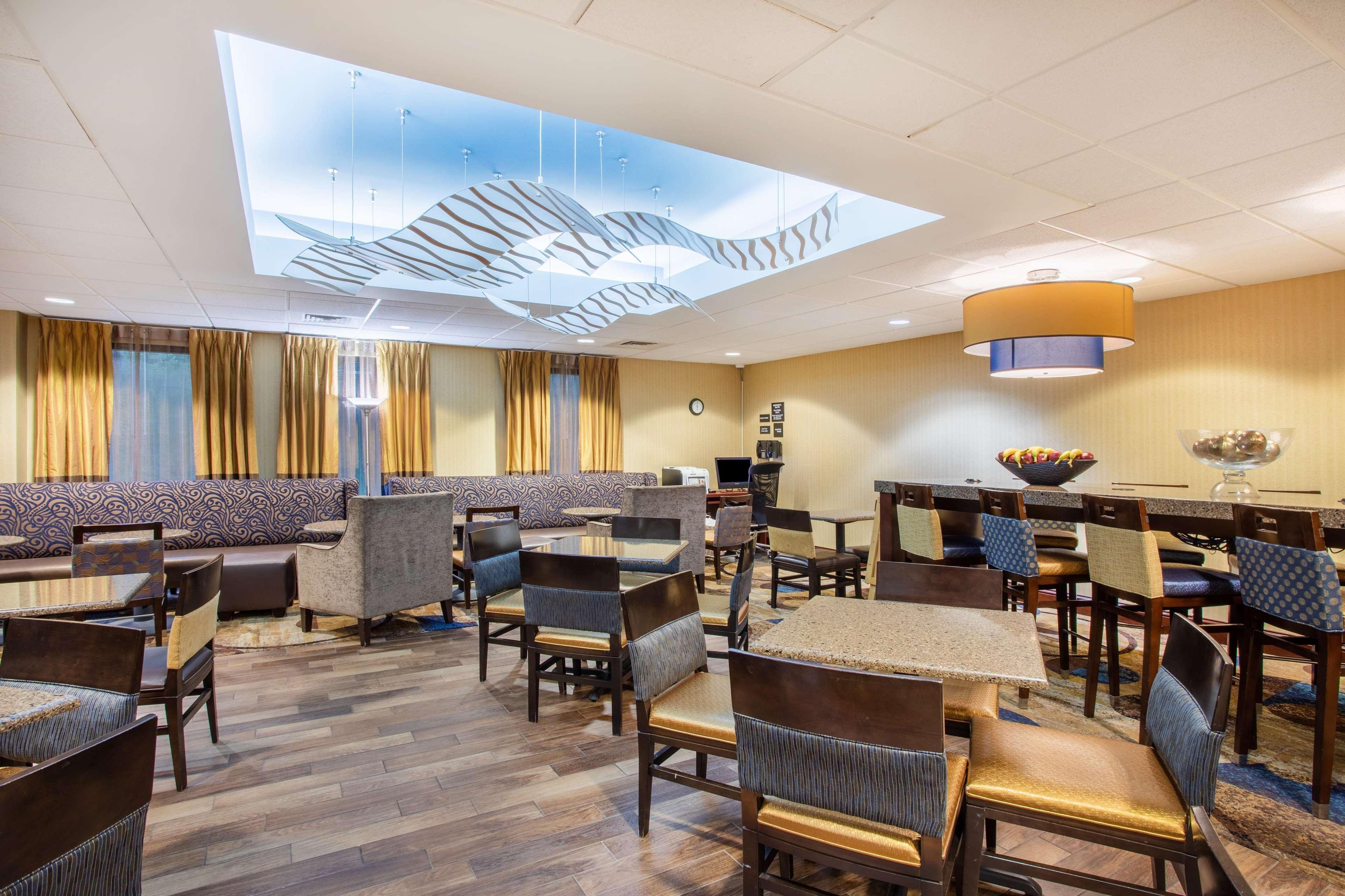 Hampton Inn Fishkill Exteriör bild