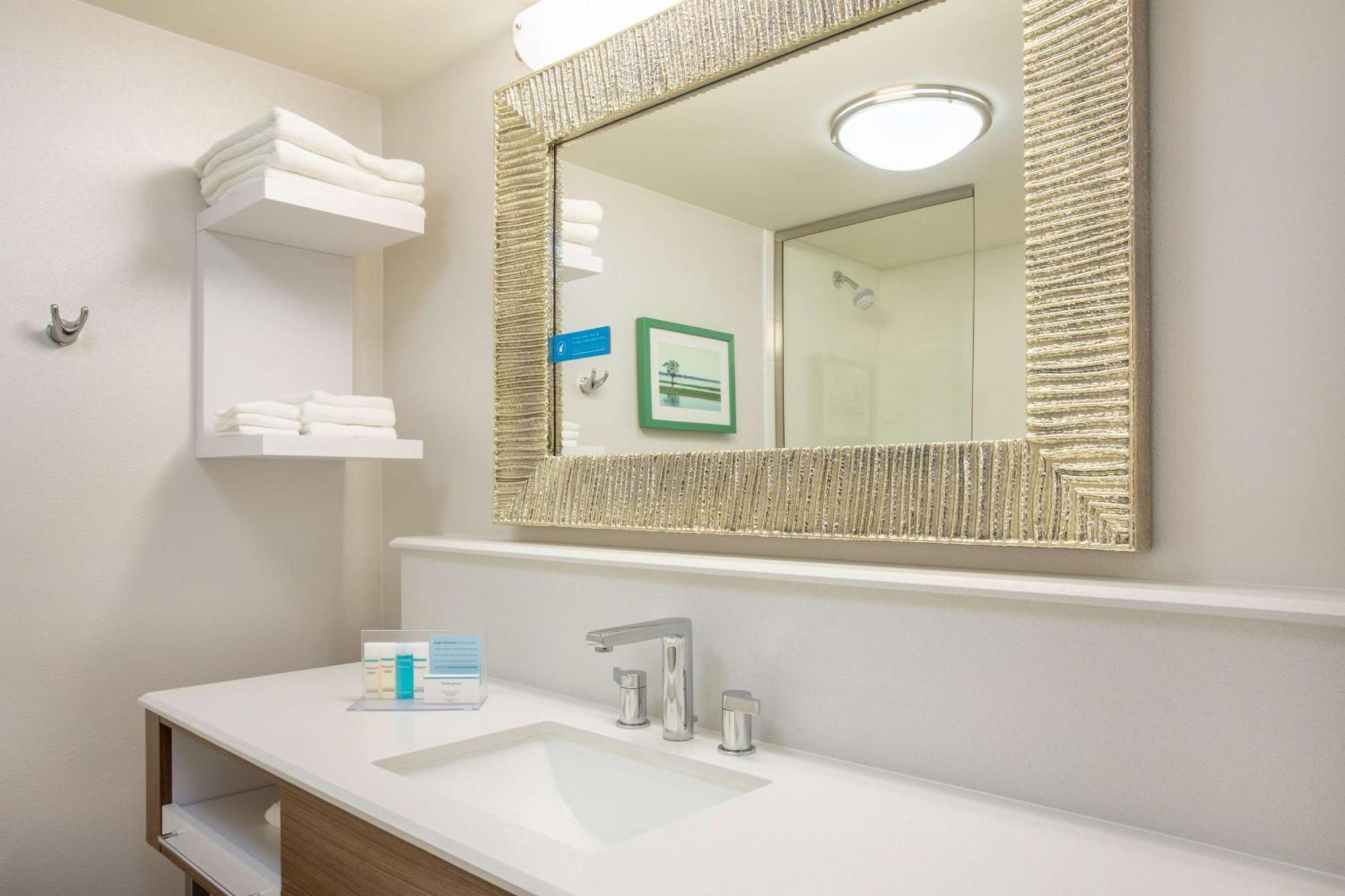 Hampton Inn Fishkill Exteriör bild