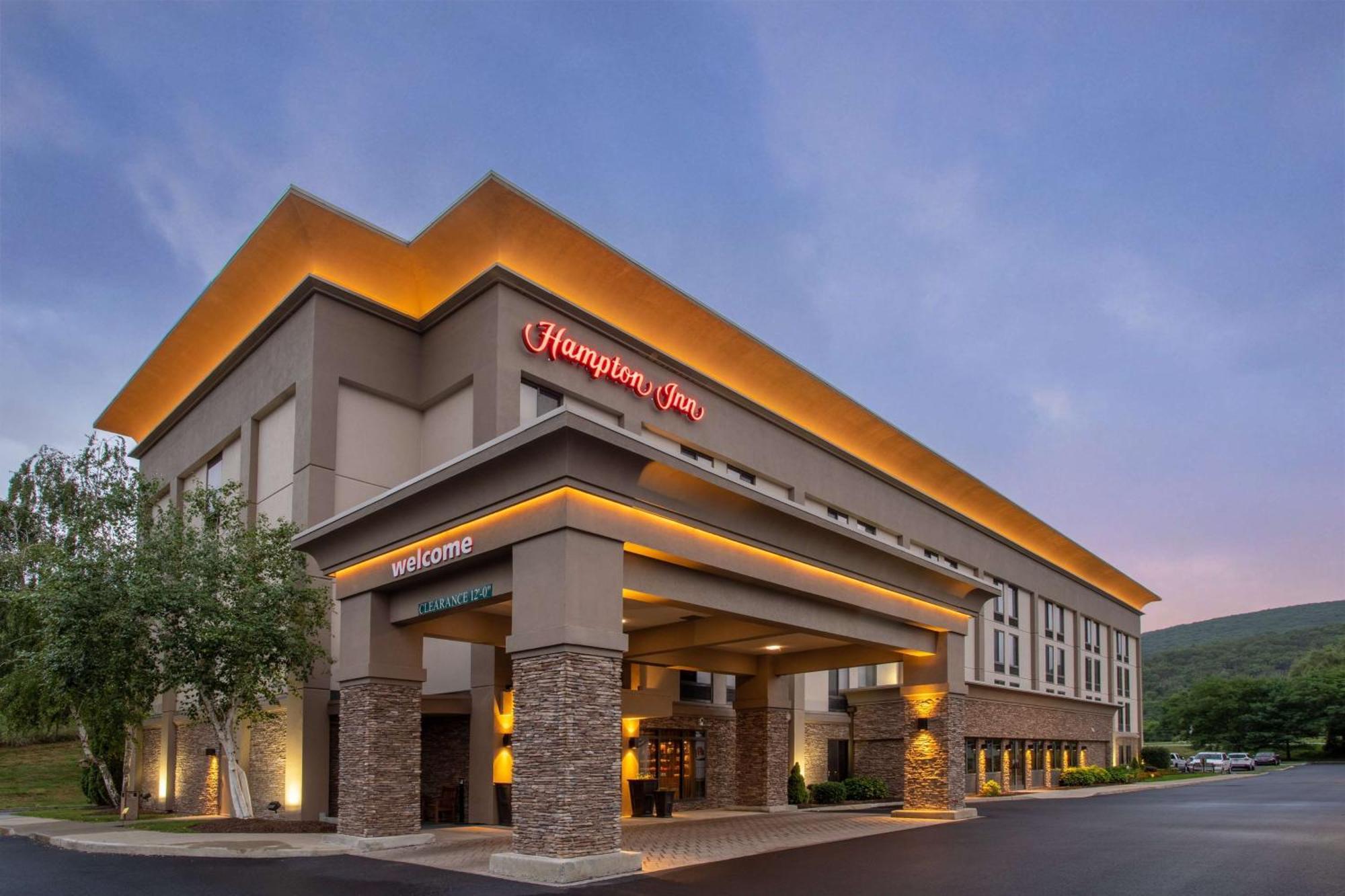 Hampton Inn Fishkill Exteriör bild