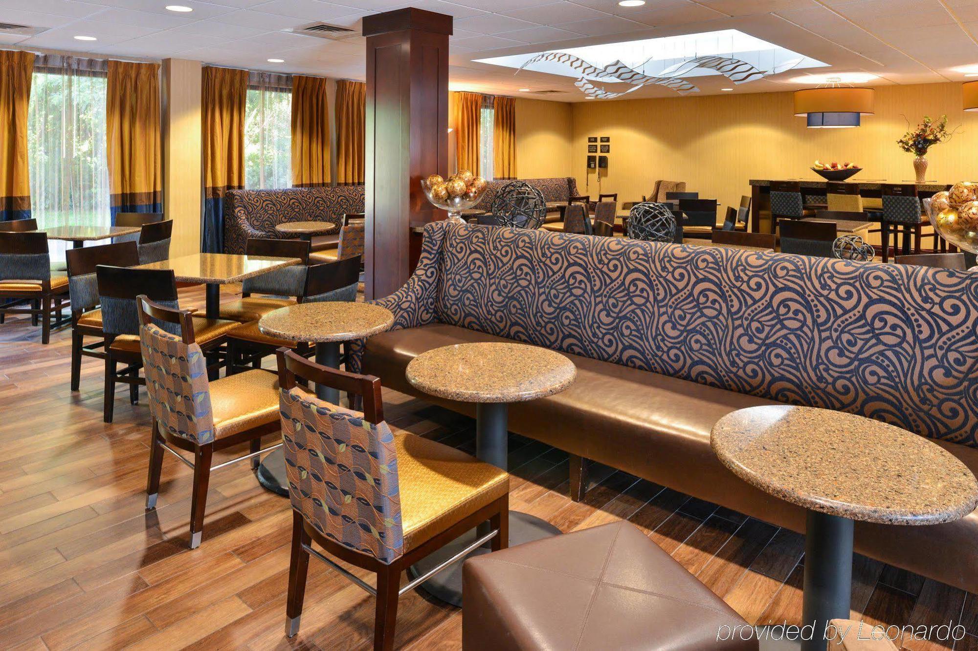 Hampton Inn Fishkill Exteriör bild