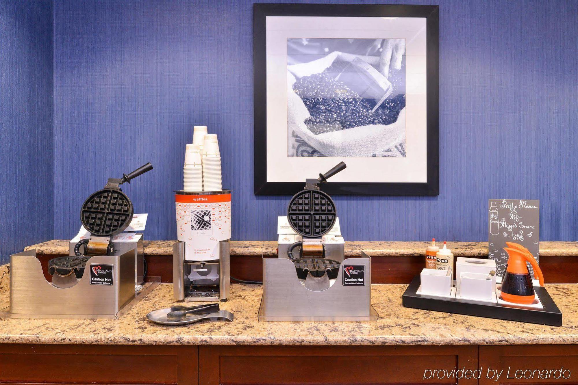 Hampton Inn Fishkill Exteriör bild