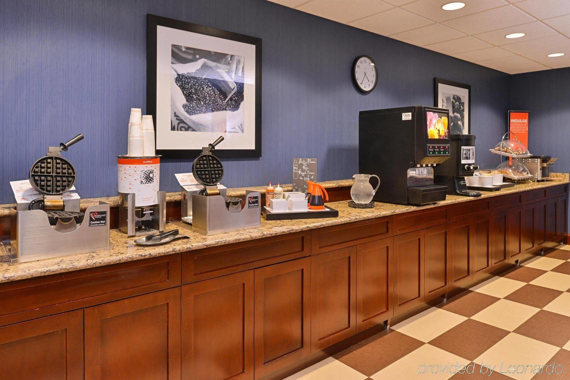 Hampton Inn Fishkill Exteriör bild