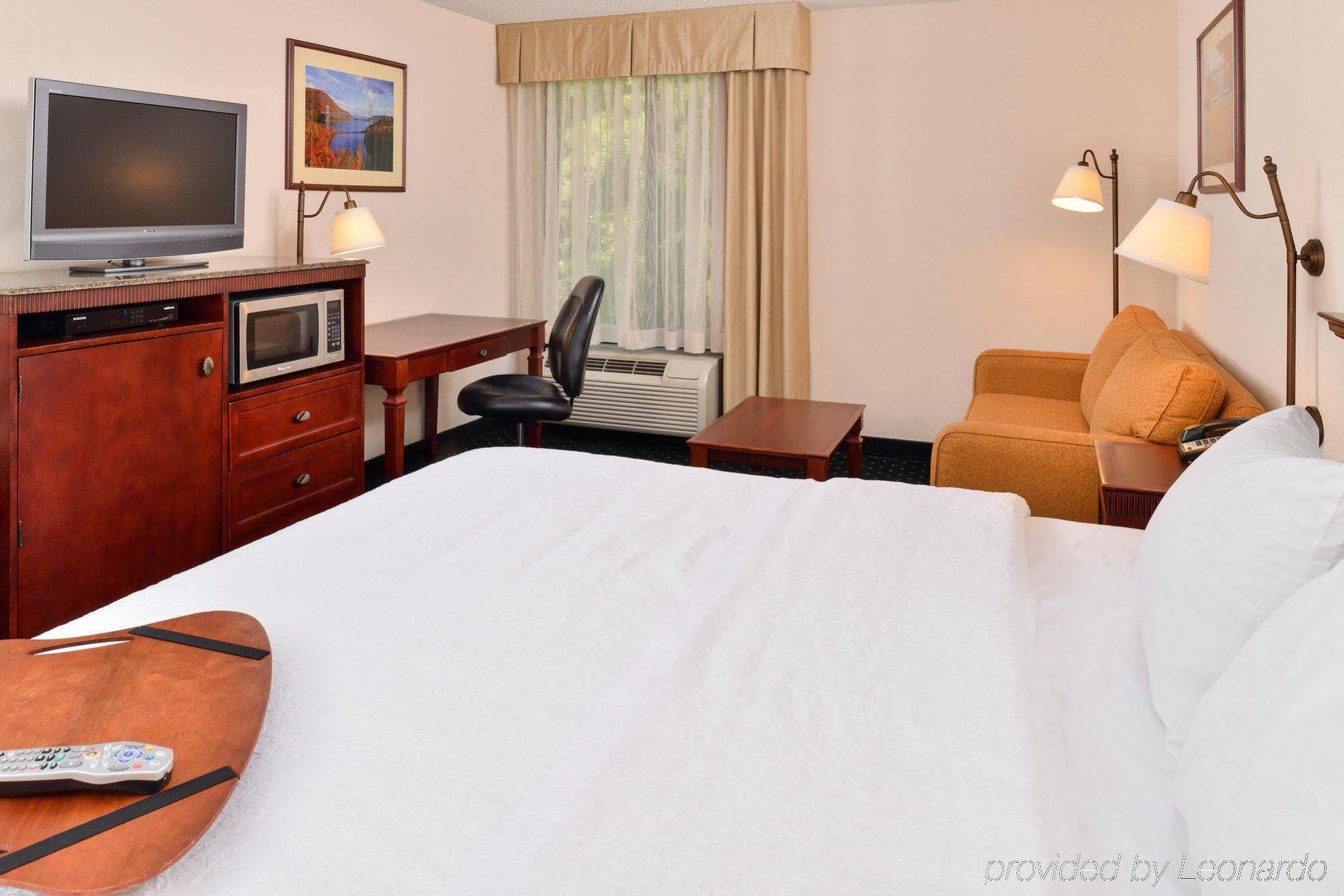 Hampton Inn Fishkill Exteriör bild