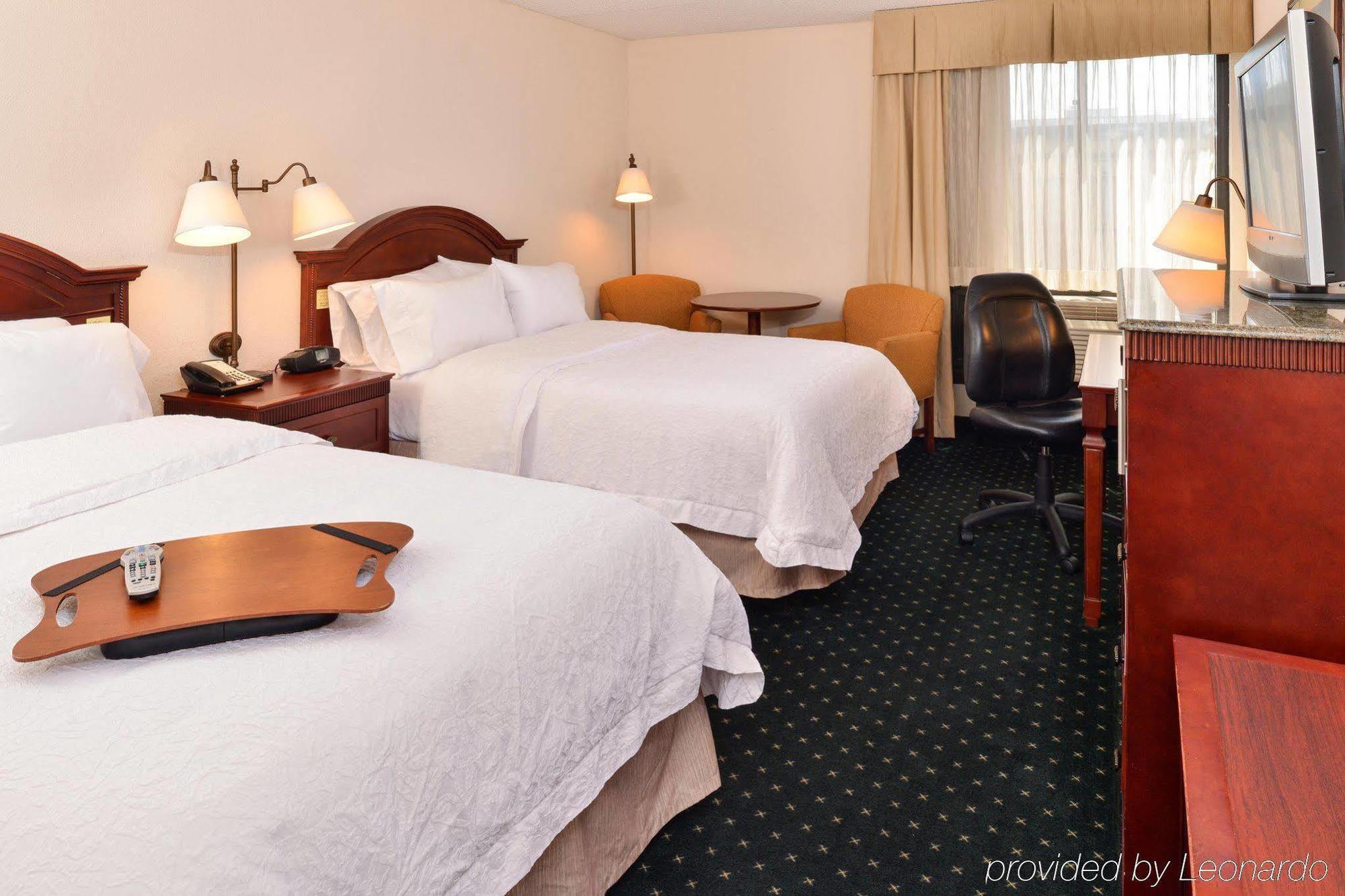 Hampton Inn Fishkill Exteriör bild