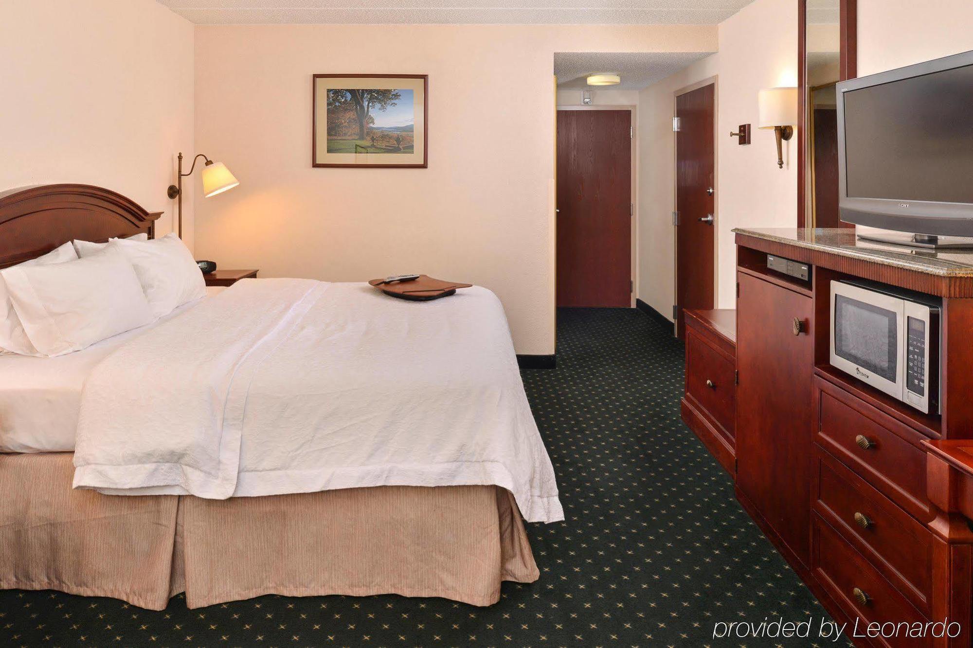 Hampton Inn Fishkill Exteriör bild