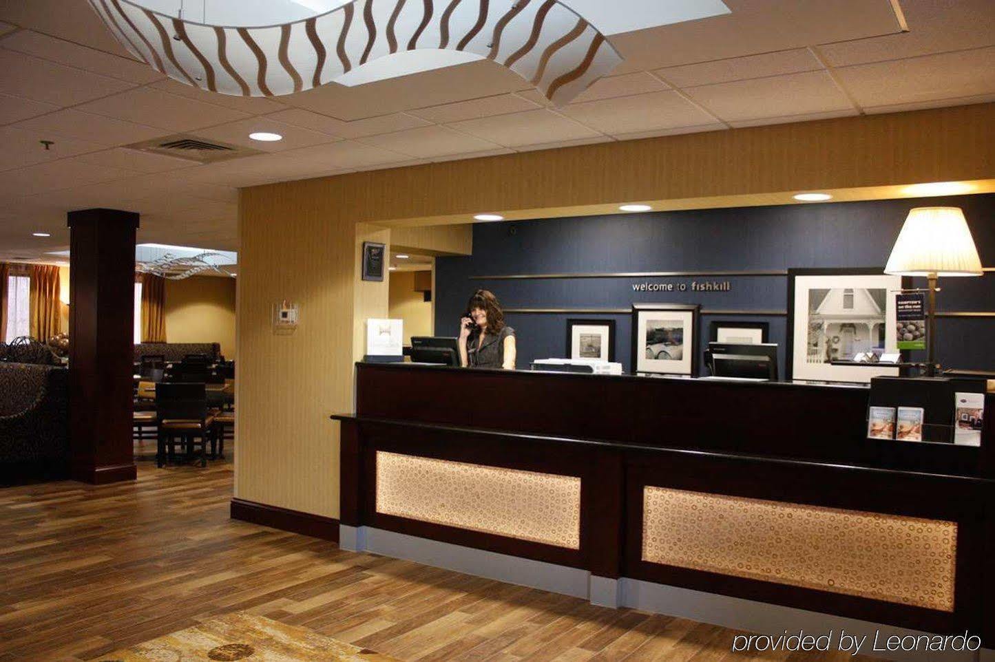 Hampton Inn Fishkill Exteriör bild