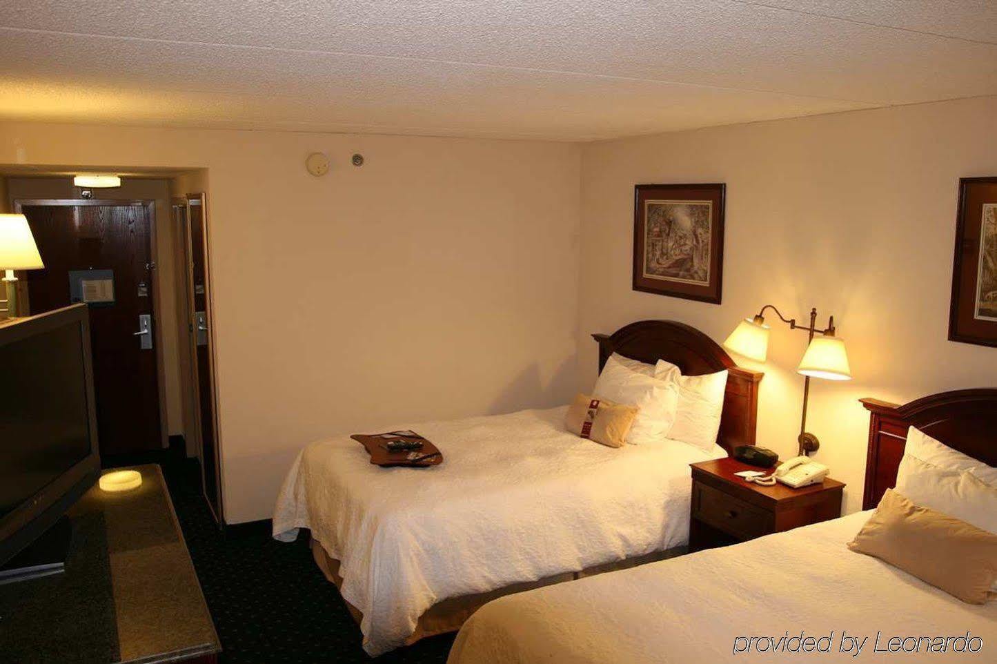 Hampton Inn Fishkill Exteriör bild